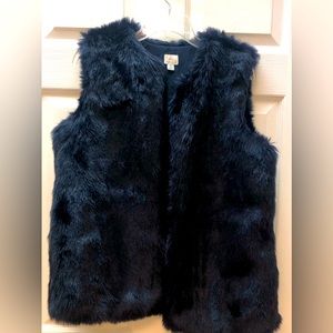 Fake fur vest